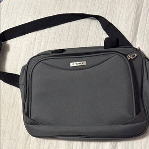 Tag Black Messenger Bag Durable and Minimalist